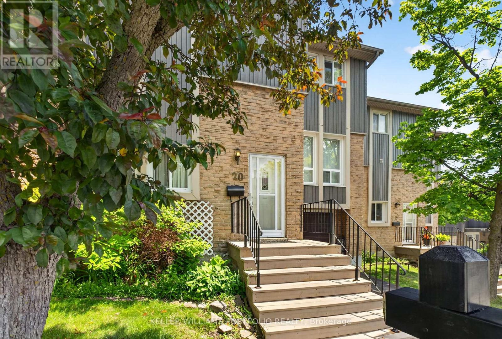 20 - 900 Dundas Street W, Mississauga, Ontario  L5C 3B3 - Photo 2 - W13420504