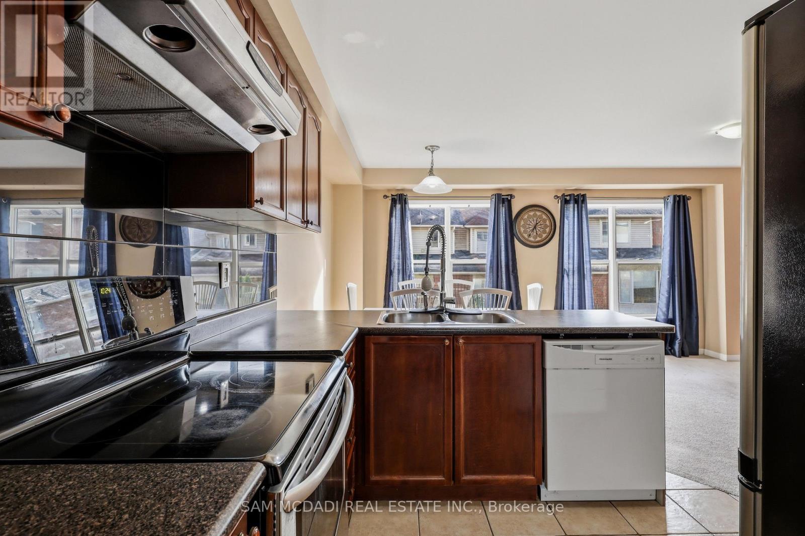 3086 Stornoway Circle, Oakville, Ontario  L6M 5J1 - Photo 8 - W13420534