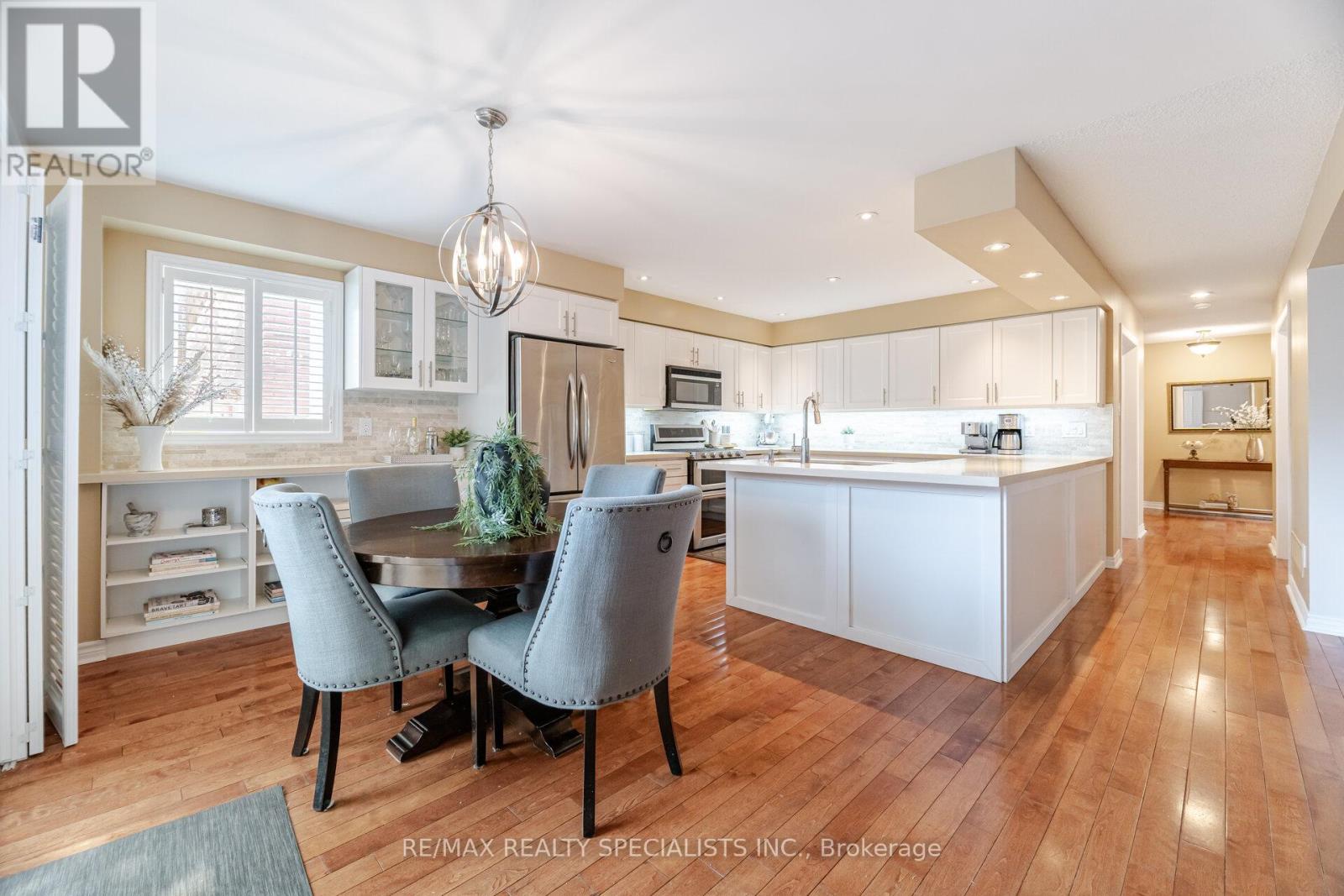 5612 Shillington Drive, Mississauga, Ontario  L5R 3N4 - Photo 5 - W13420574