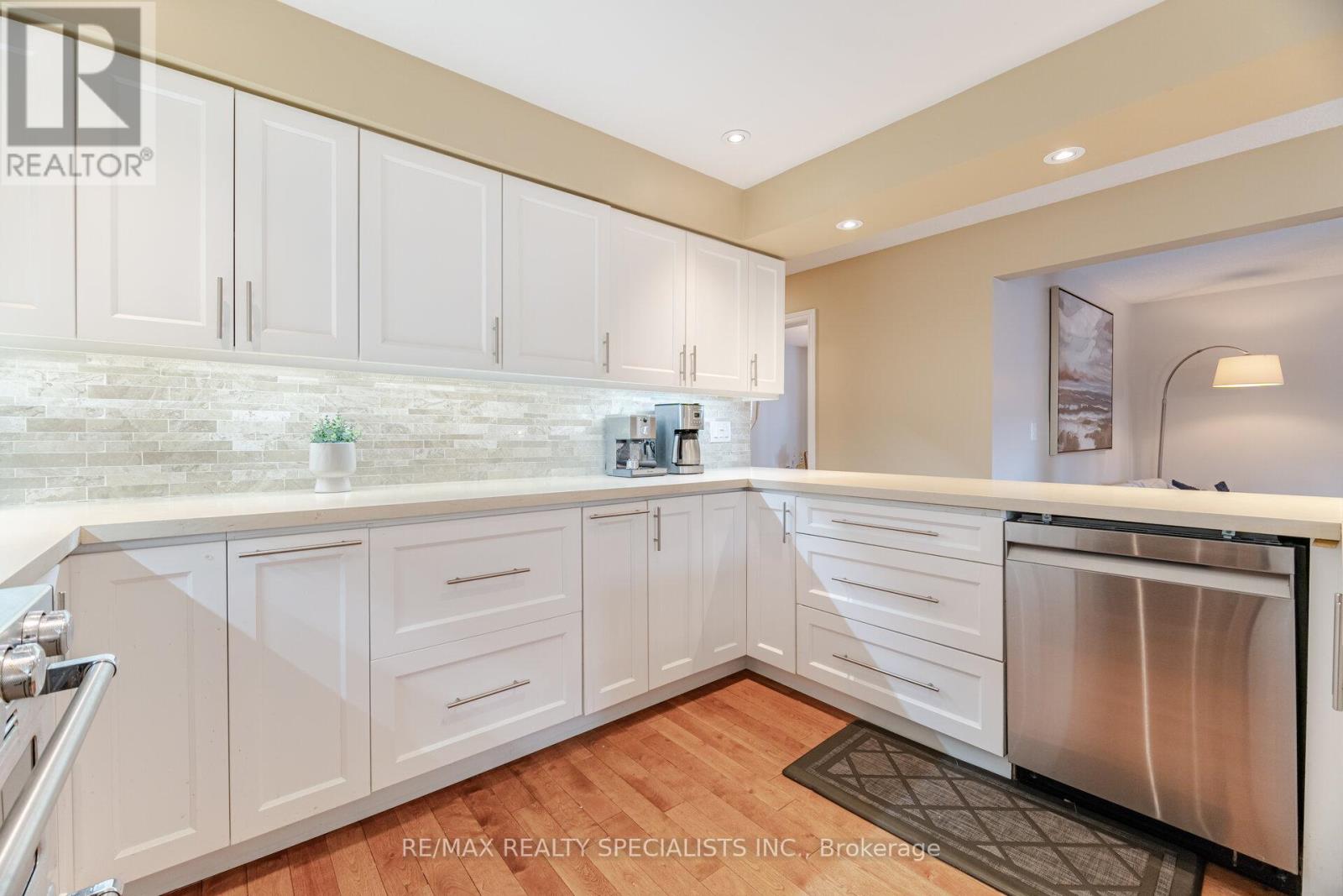 5612 Shillington Drive, Mississauga, Ontario  L5R 3N4 - Photo 7 - W13420574