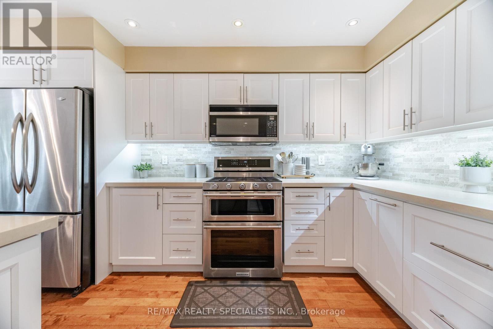 5612 Shillington Drive, Mississauga, Ontario  L5R 3N4 - Photo 8 - W13420574