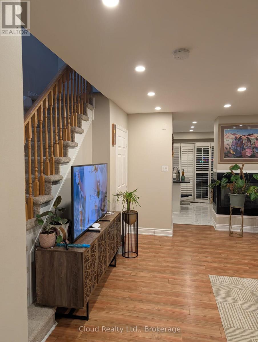 5470 Palmerston Crescent, Mississauga, Ontario  L5M 5Z8 - Photo 6 - W13420636