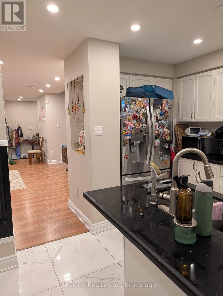 5470 Palmerston Crescent, Mississauga, Ontario  L5M 5Z8 - Photo 9 - W13420636