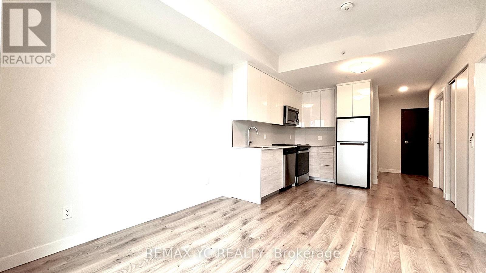 405 - 60 Frederick Street, Kitchener, Ontario  N2H 0C7 - Photo 2 - X13420582