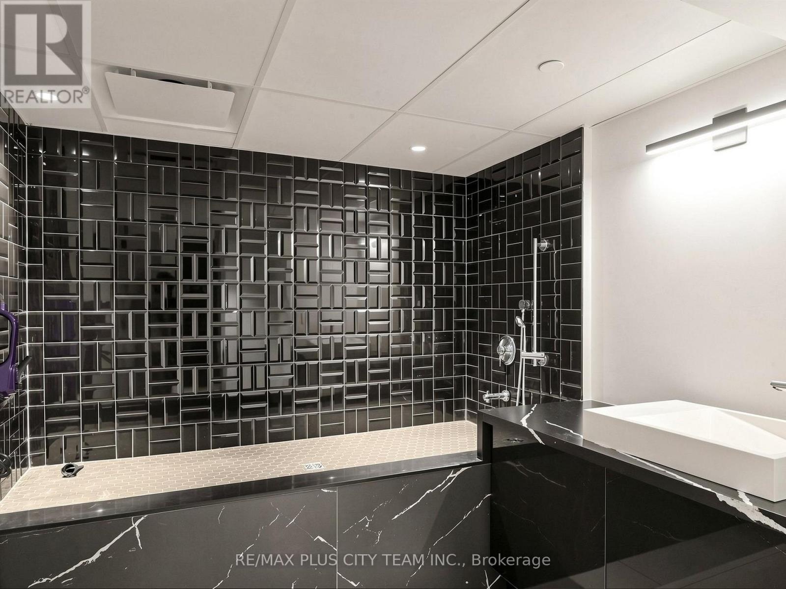 415 - 600 North Service Road, Hamilton, Ontario  L8E 0L2 - Photo 36 - X13420616