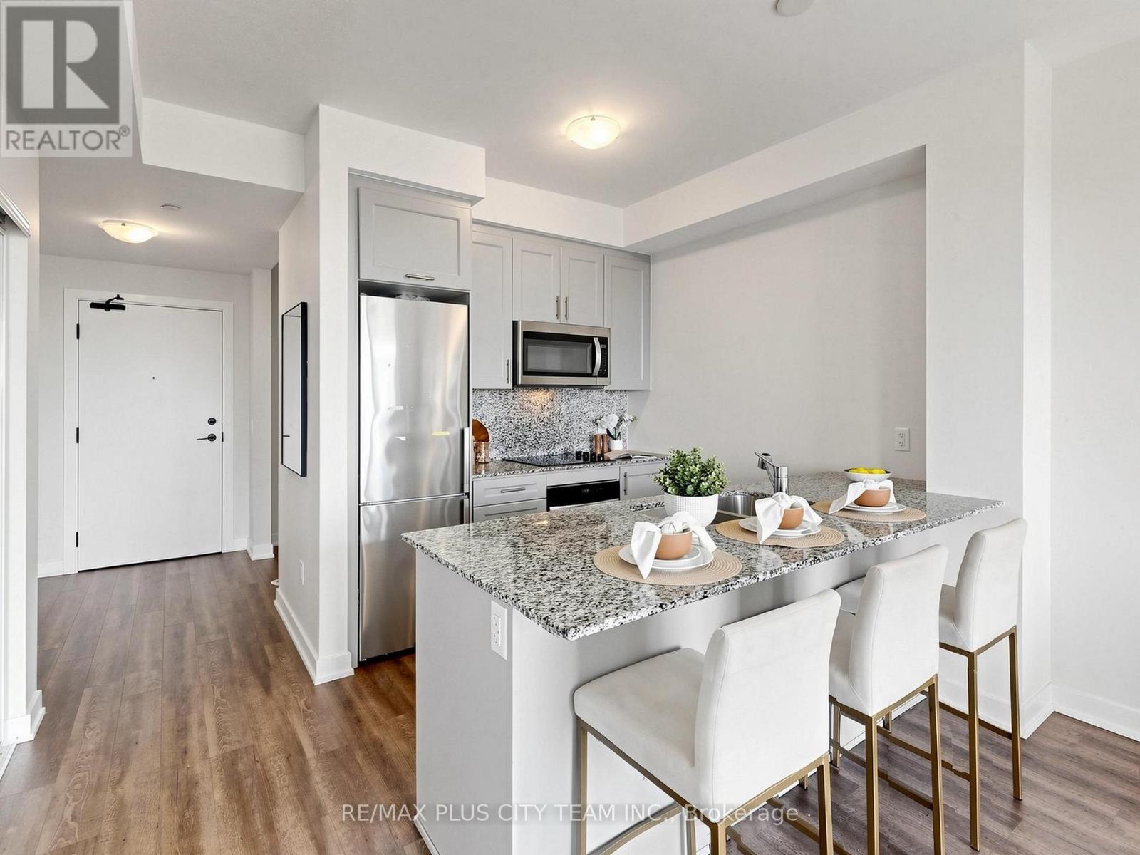 415 - 600 North Service Road, Hamilton, Ontario  L8E 0L2 - Photo 6 - X13420616