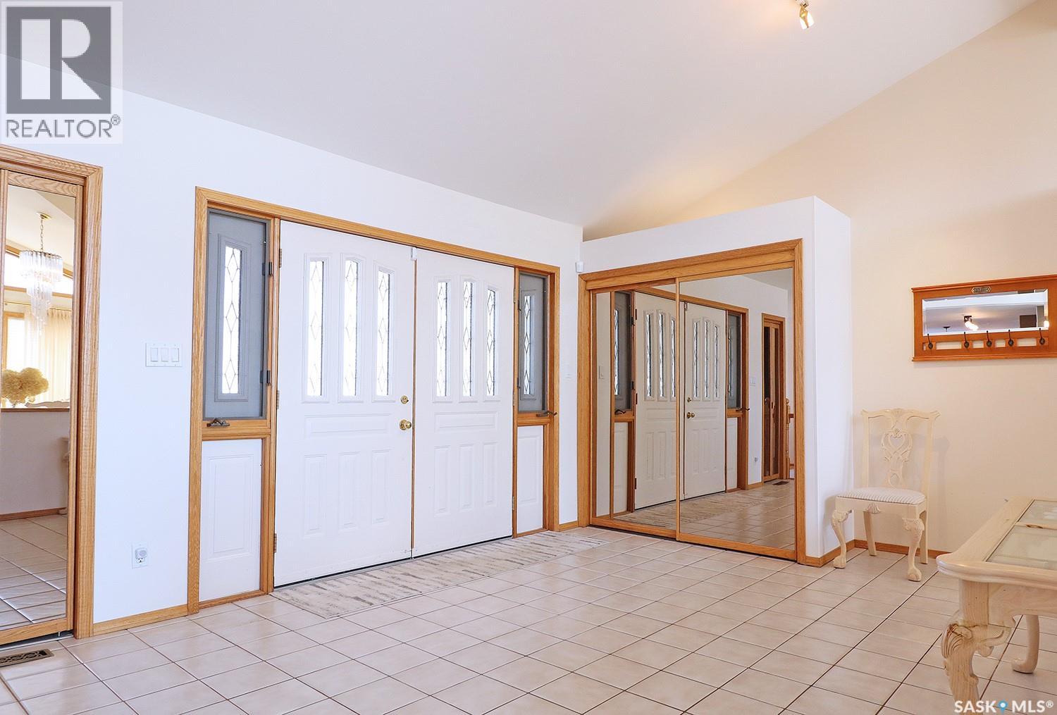 110 Logan Crescent E, Yorkton, Saskatchewan  S3N 0V9 - Photo 2 - SK031271