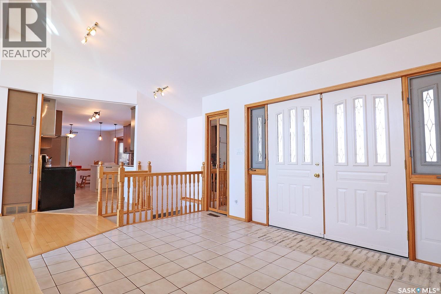 110 Logan Crescent E, Yorkton, Saskatchewan  S3N 0V9 - Photo 3 - SK031271
