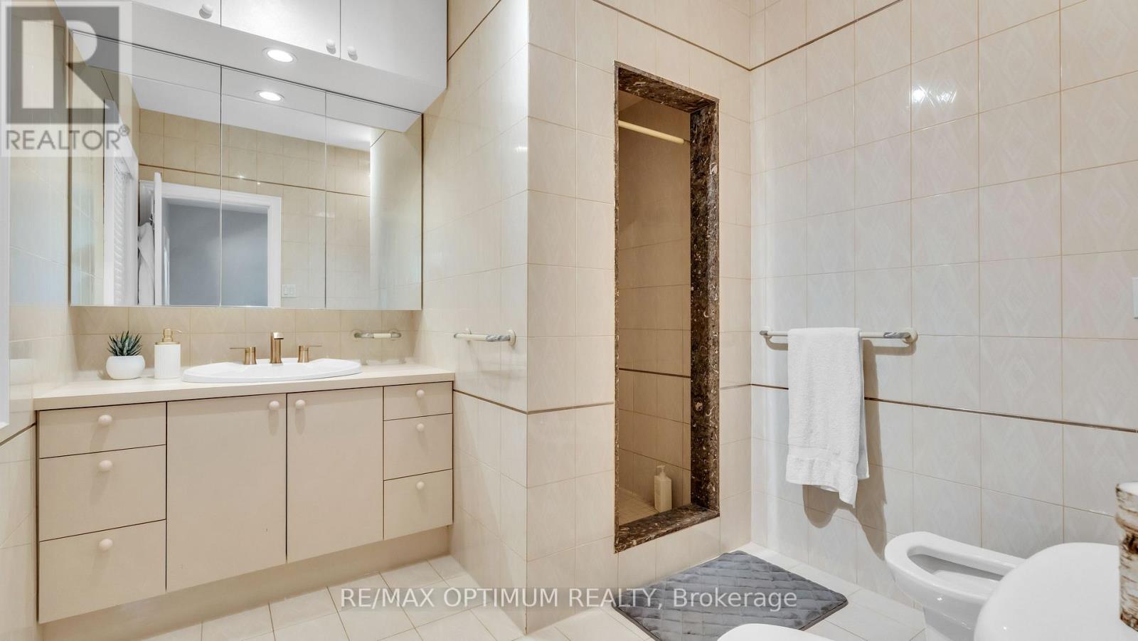 37 Fenton Way, Brampton, Ontario  L6P 0P4 - Photo 25 - W13410354