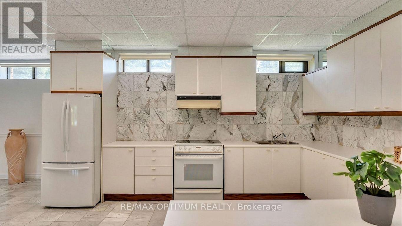 37 Fenton Way, Brampton, Ontario  L6P 0P4 - Photo 36 - W13410354