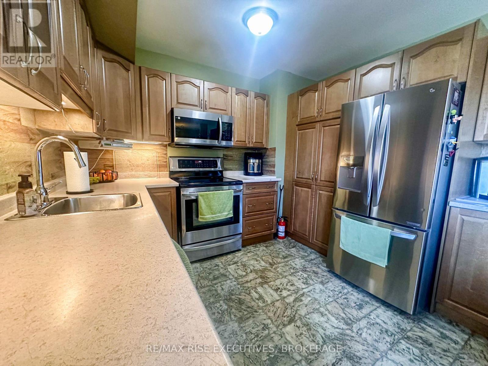 214 Amherst Drive, Loyalist, Ontario  K7N 1T4 - Photo 5 - X13420730