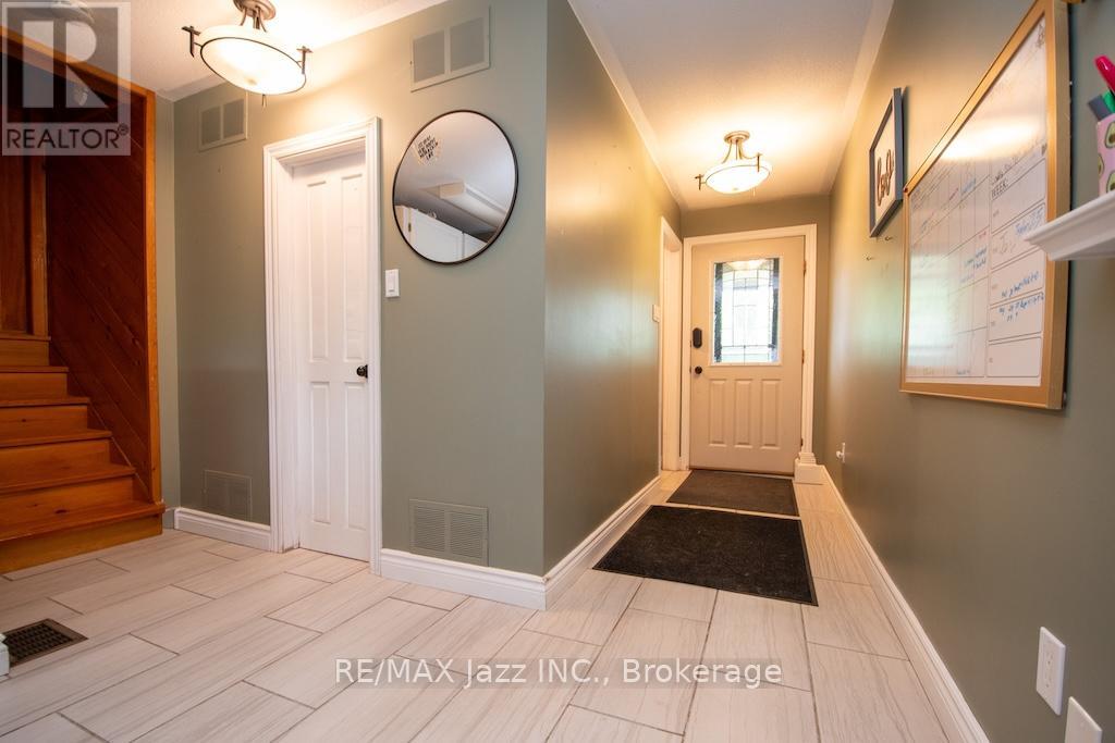 270 Clifford Road, Douro-Dummer, Ontario  K0L 3A0 - Photo 3 - X13420936