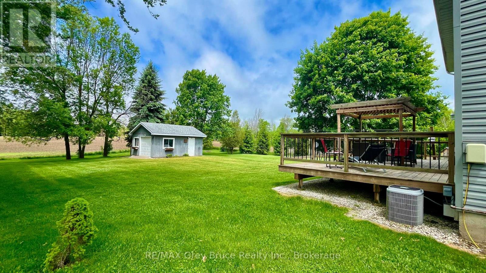 112 Mary Avenue, Georgian Bluffs, Ontario  N4K 5N5 - Photo 6 - X12885680