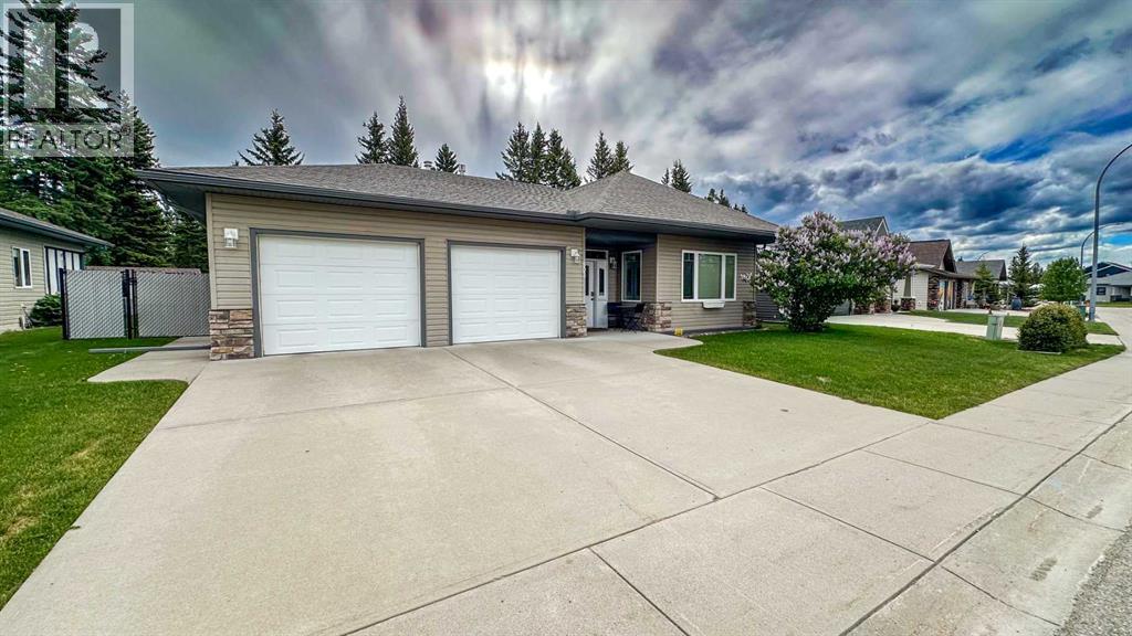 603 5 Street SW, Sundre, Alberta T0M 1X0 - Photo 1 - A2283568