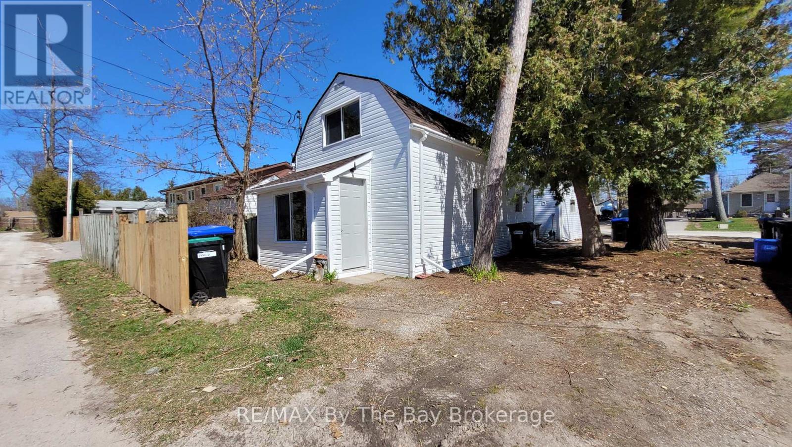 19 Glen Street, Wasaga Beach, Ontario  L9Z 2K5 - Photo 1 - S13420794
