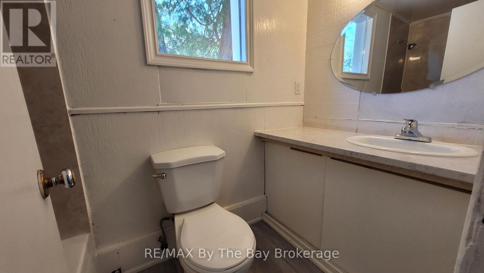 19 Glen Street, Wasaga Beach, Ontario  L9Z 2K5 - Photo 10 - S13420794