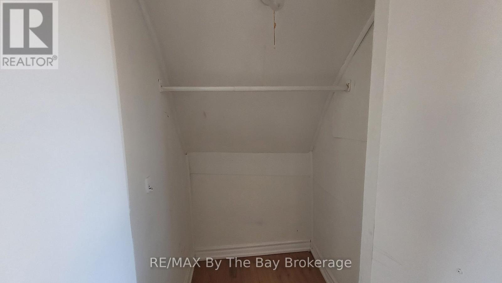 19 Glen Street, Wasaga Beach, Ontario  L9Z 2K5 - Photo 14 - S13420794