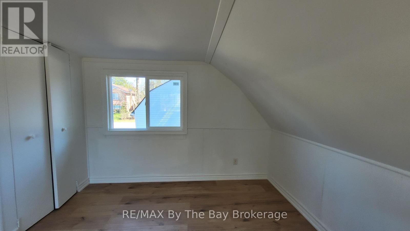 19 Glen Street, Wasaga Beach, Ontario  L9Z 2K5 - Photo 16 - S13420794