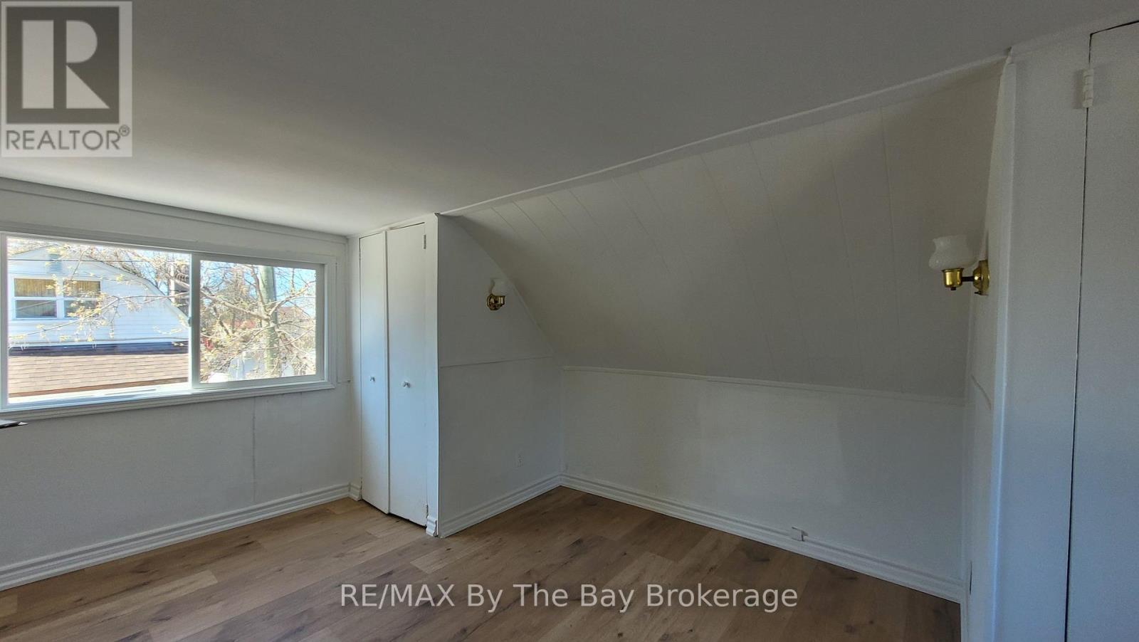 19 Glen Street, Wasaga Beach, Ontario  L9Z 2K5 - Photo 17 - S13420794