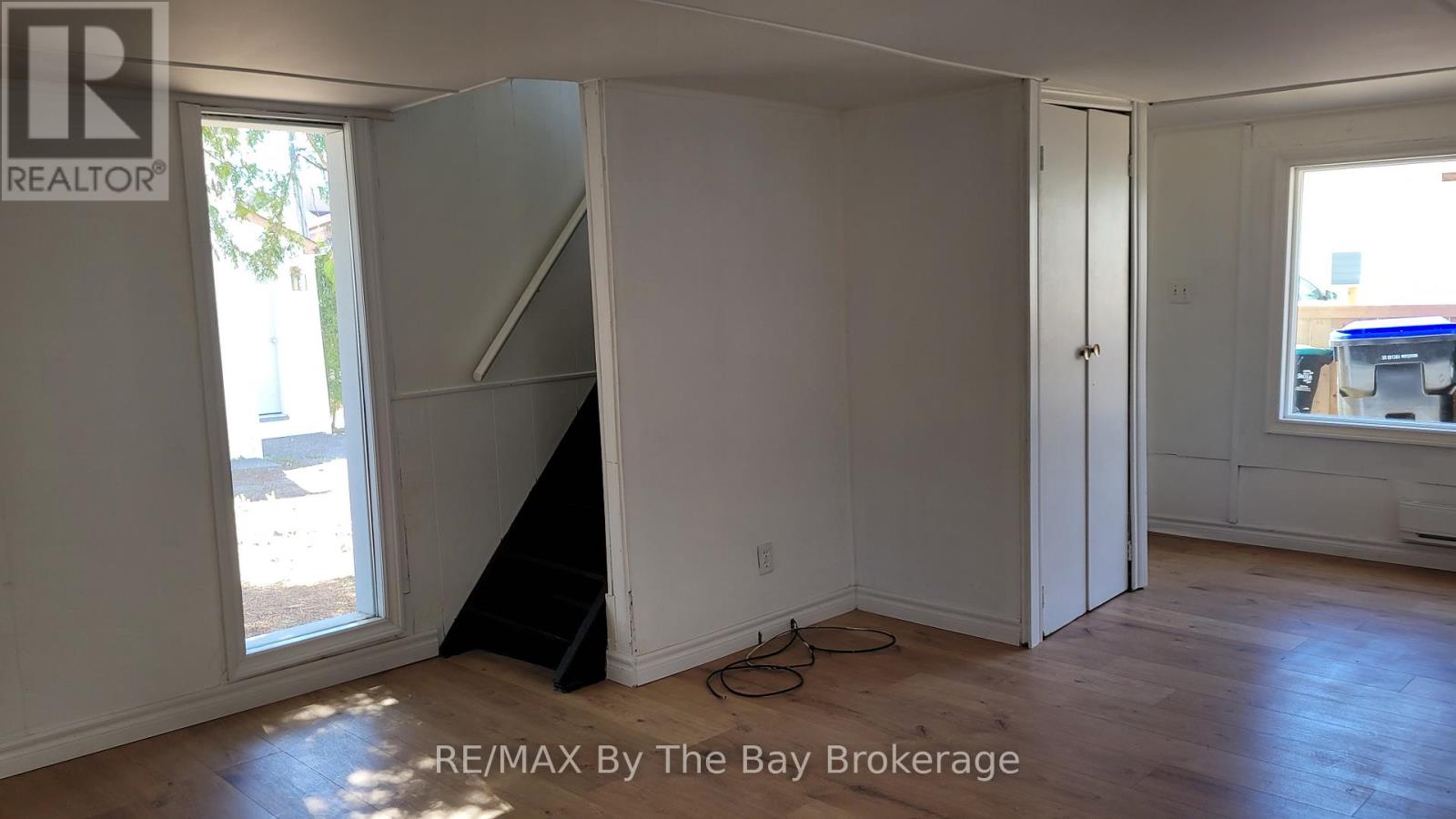 19 Glen Street, Wasaga Beach, Ontario  L9Z 2K5 - Photo 6 - S13420794