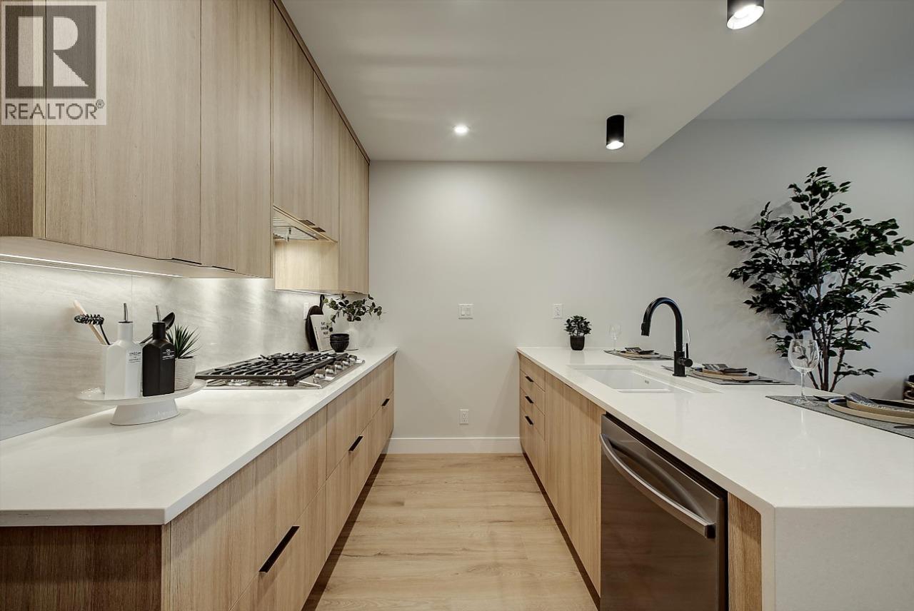 75 Predator Ridge Drive Unit# 406, Vernon, British Columbia V1H 2H6 - Photo 11 - 10373932
