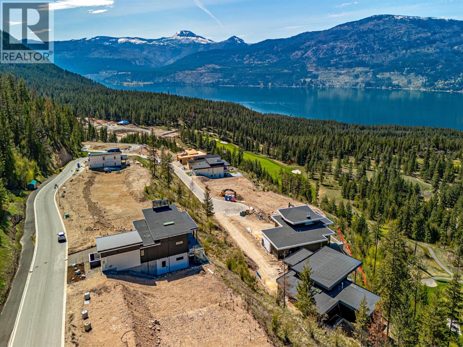 654 Predator Ridge Drive, Vernon, British Columbia V1H 0B1 - Photo 4 - 10384719
