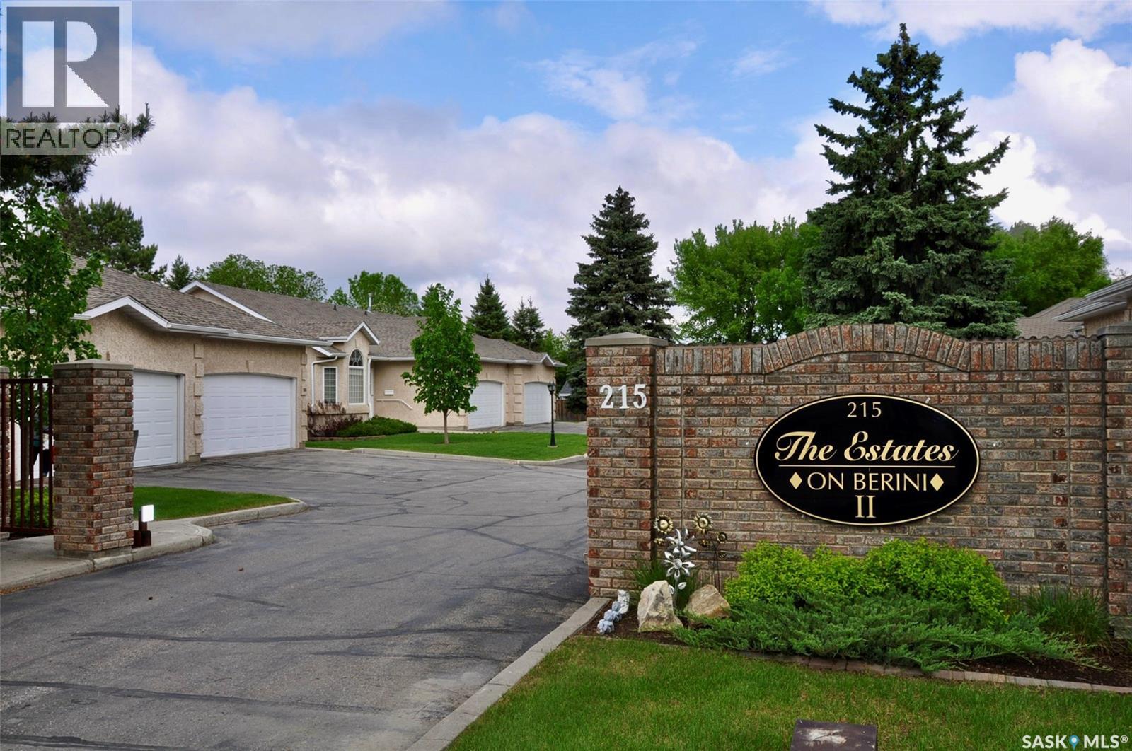 207 215 Berini Drive, Saskatoon, Saskatchewan  S7H 4L4 - Photo 2 - SK038763