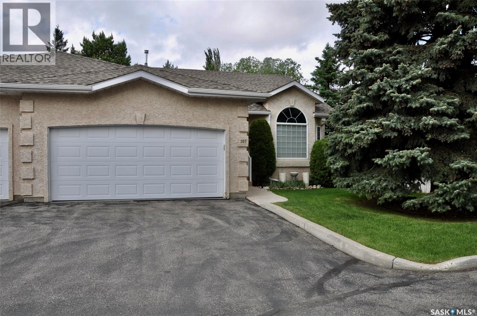 207 215 Berini Drive, Saskatoon, Saskatchewan  S7H 4L4 - Photo 3 - SK038763