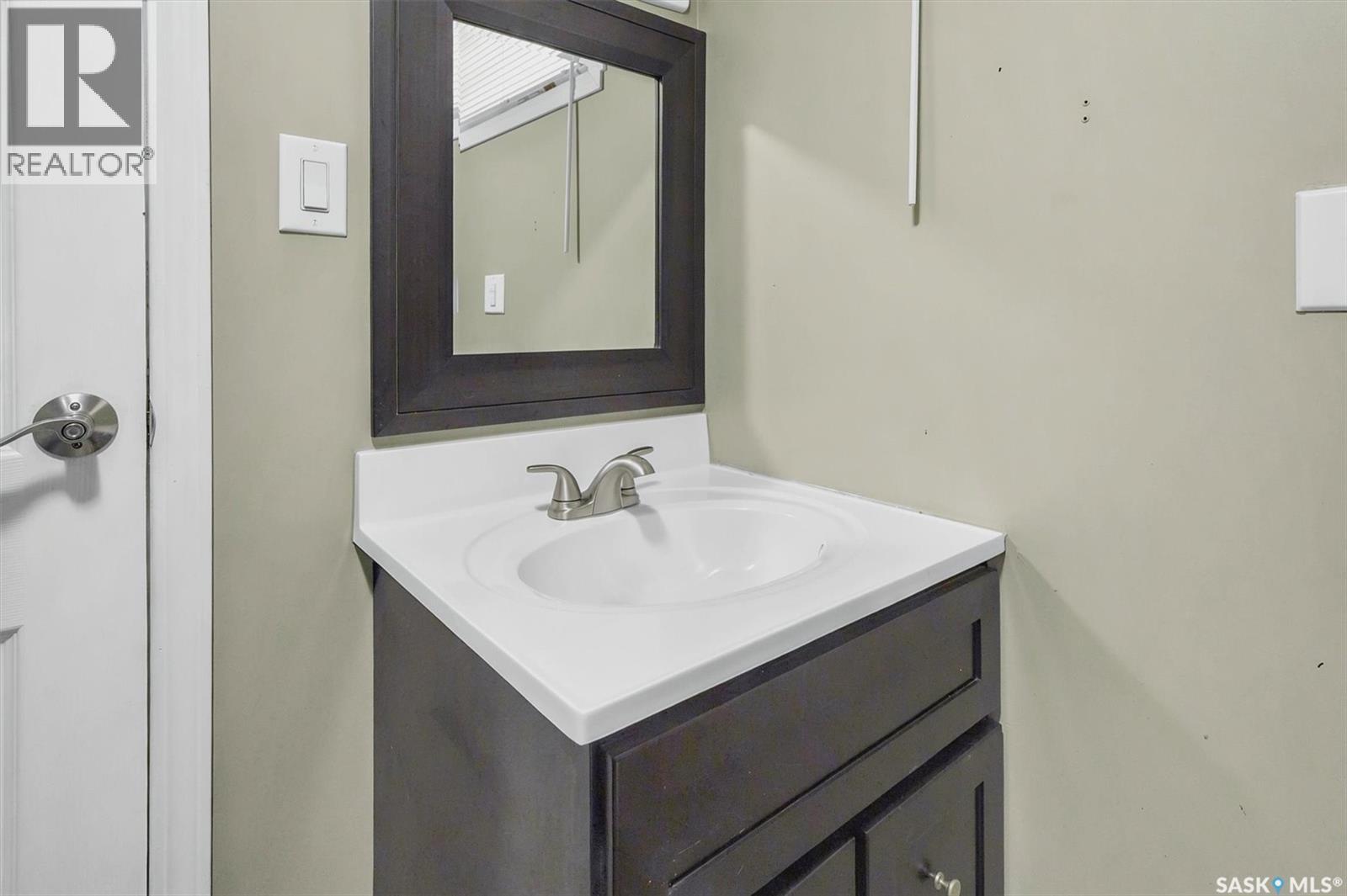 1602 C Avenue N, Saskatoon, Saskatchewan  S7L 1L5 - Photo 25 - SK038656
