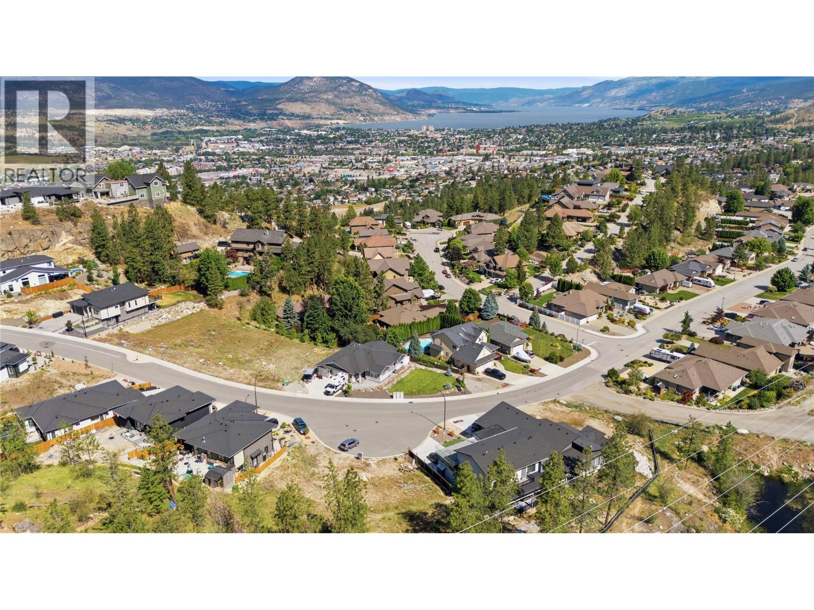 3232 Evergreen Drive, Penticton, British Columbia  V2A 9A9 - Photo 4 - 10390711
