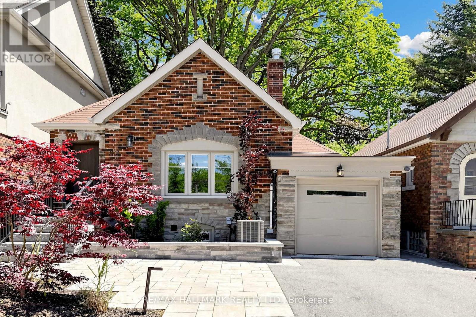 87 FALLINGBROOK ROAD, Toronto, Ontario