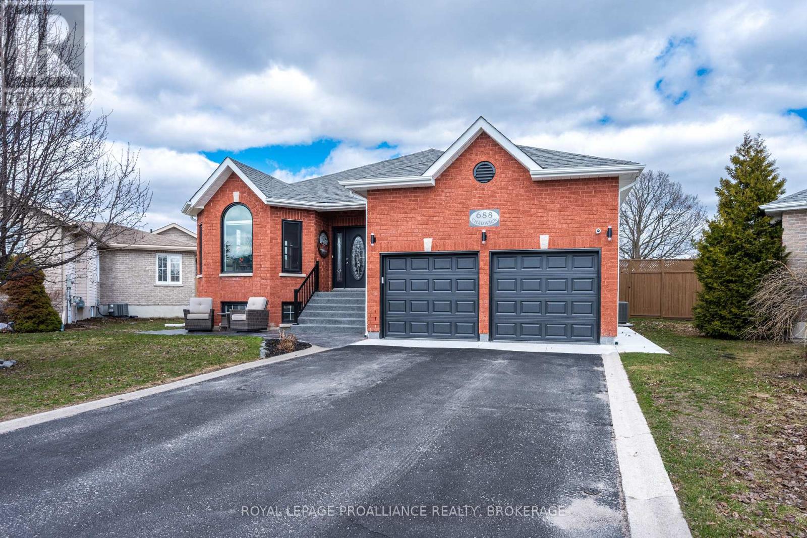 688 Chadwick Court, Kingston, Ontario  K7P 3E9 - Photo 2 - X13420992