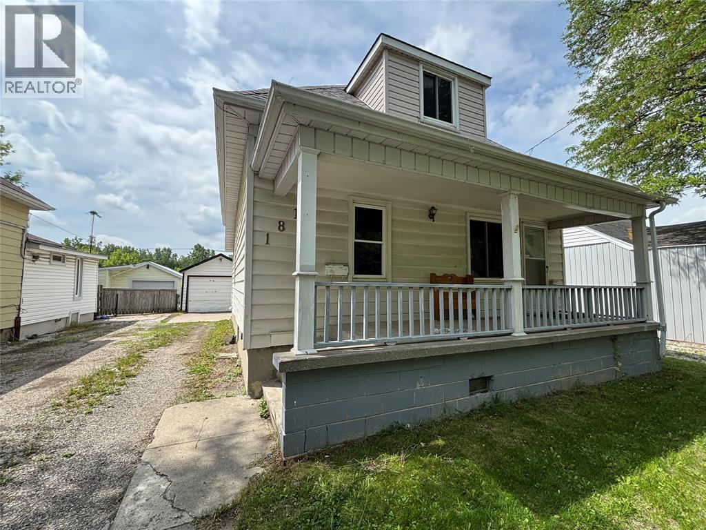 181 Campbell Street, Sarnia, Ontario  N7T 2G6 - Photo 2 - 26013599