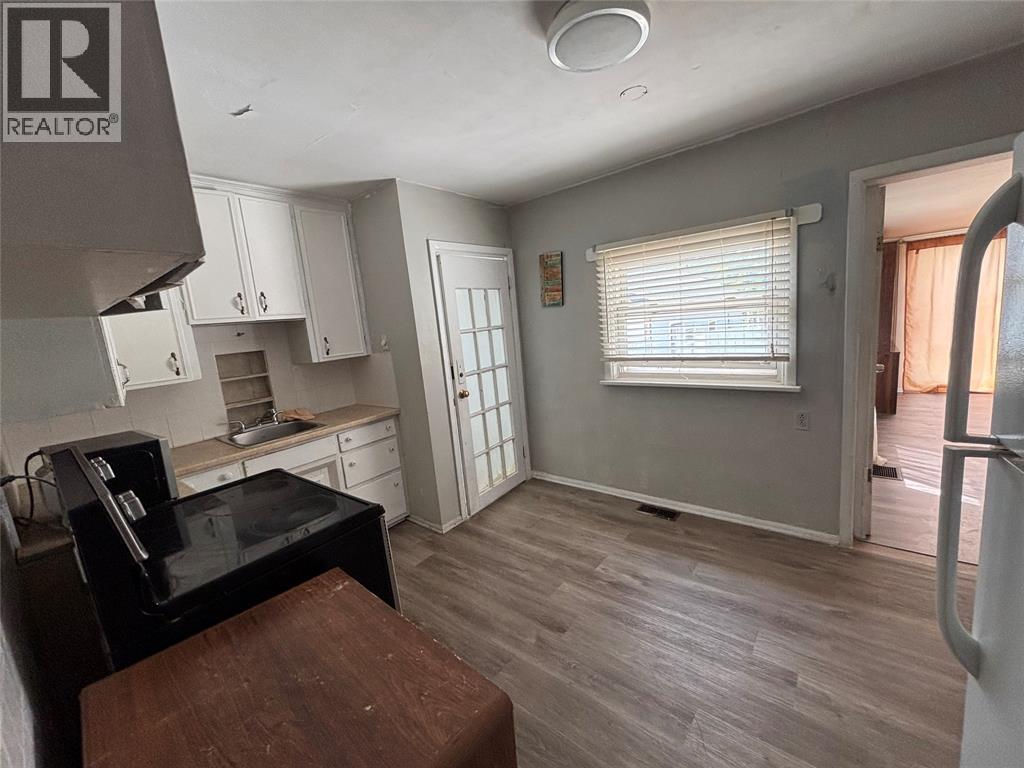 181 Campbell Street, Sarnia, Ontario  N7T 2G6 - Photo 7 - 26013599