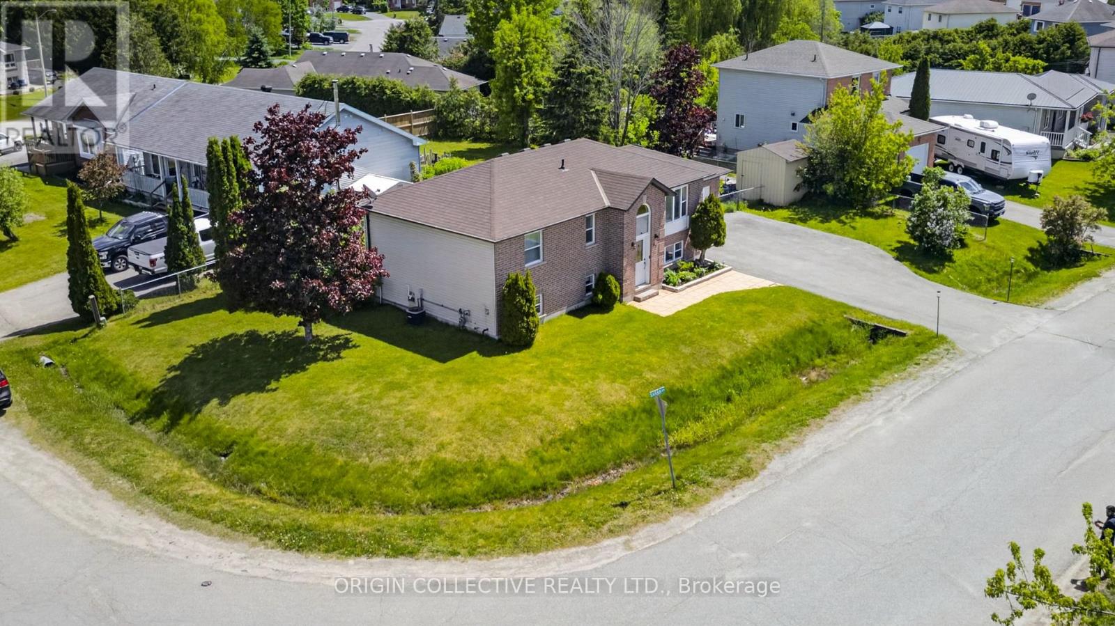 42 Sarah Cres, Kawartha Lakes, Ontario  K0M 2W0 - Photo 2 - X13420748