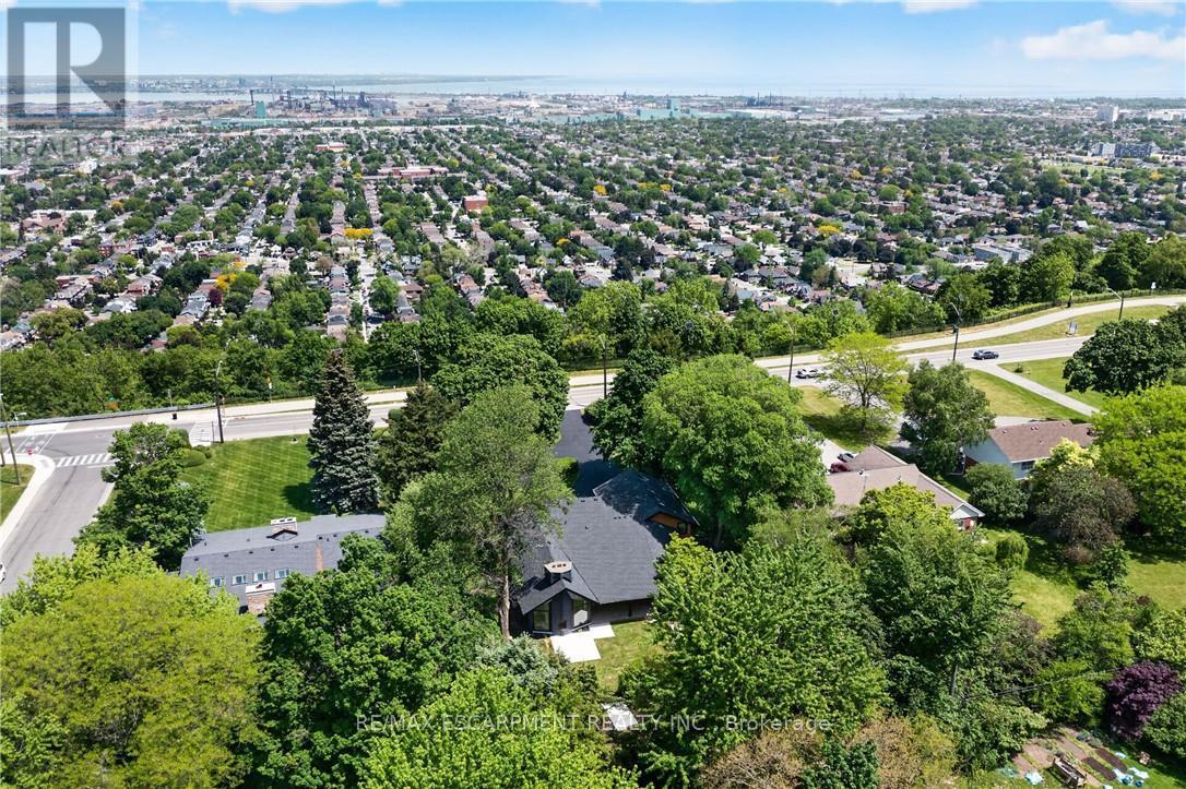 274 Mountain Brow Boulevard, Hamilton, Ontario  L8T 1A6 - Photo 3 - X13420926