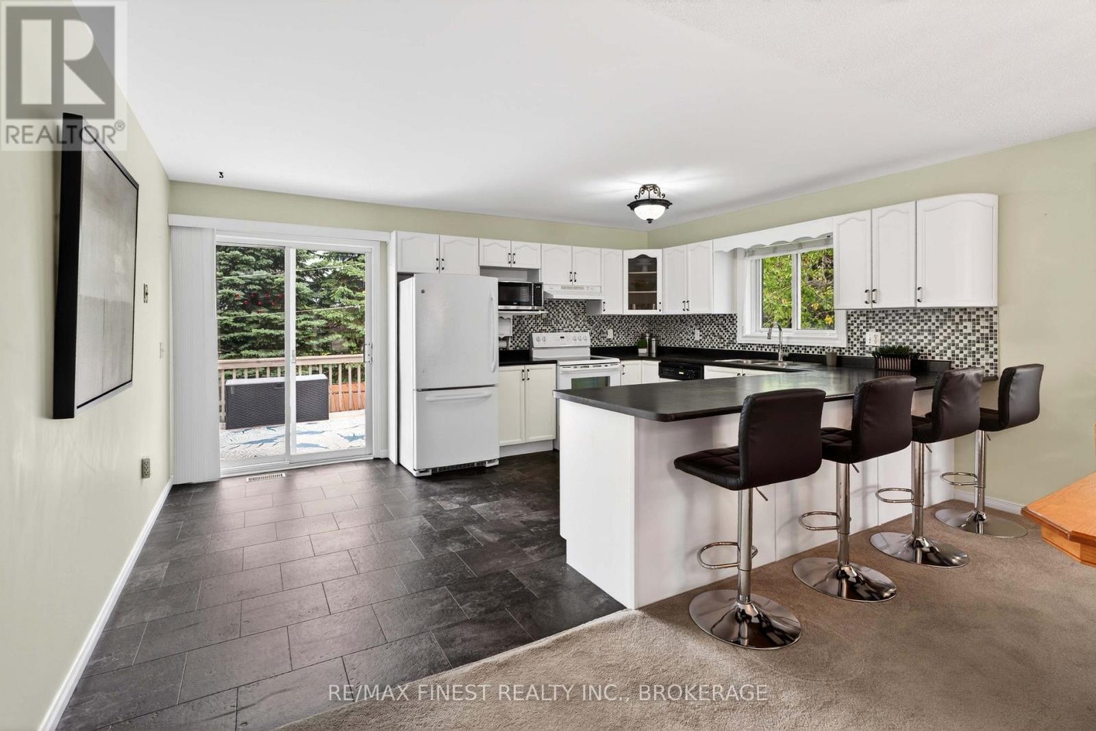 52 Johnson Street, Prince Edward County, Ontario  K0K 2T0 - Photo 3 - X13421126