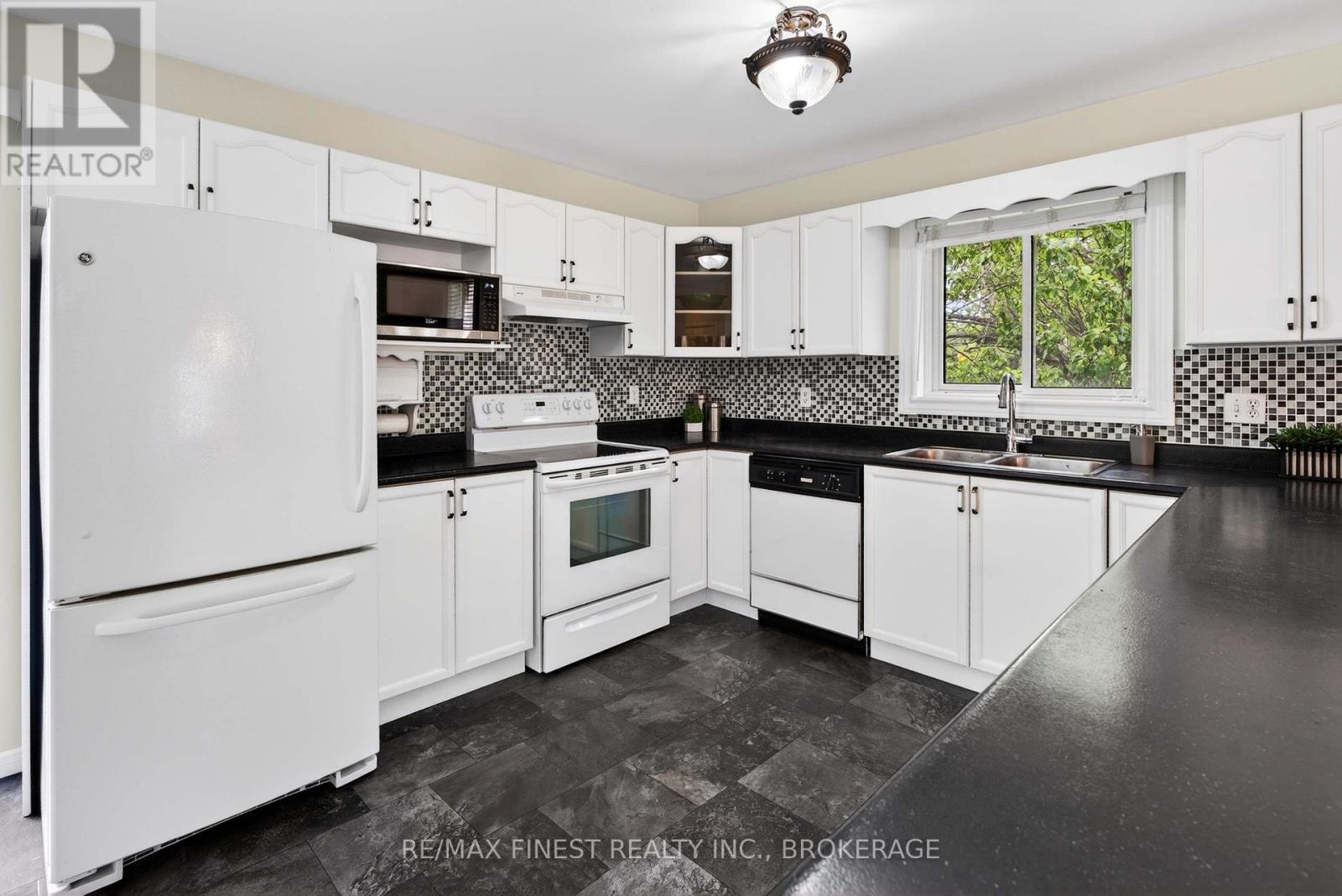 52 Johnson Street, Prince Edward County, Ontario  K0K 2T0 - Photo 5 - X13421126