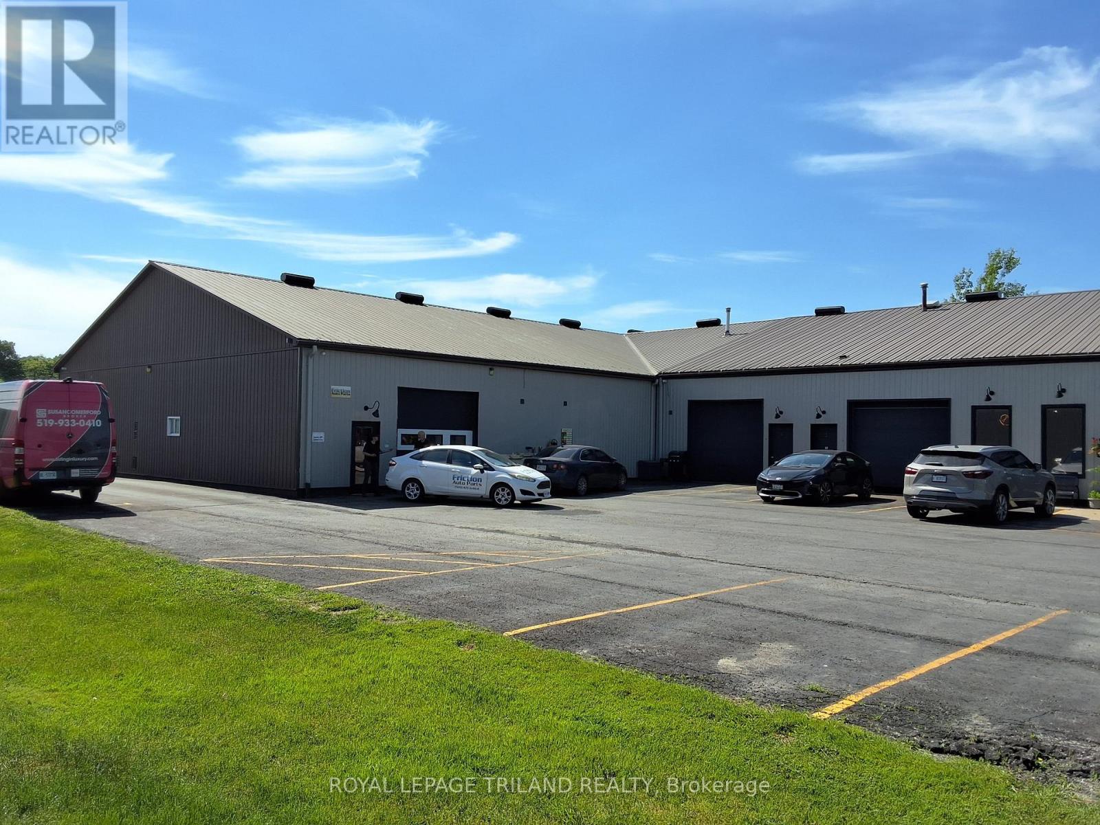 1970 Mallard Road, London North, Ontario N6H 5L8 - Photo 3 - X13421080