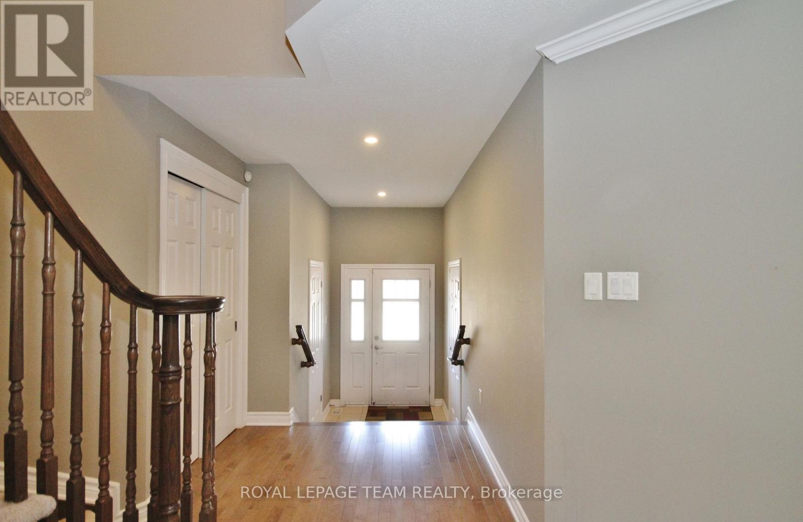 302 Tourmaline Crescent, Ottawa, Ontario K2J 3T9 - Photo 2 - X13421040