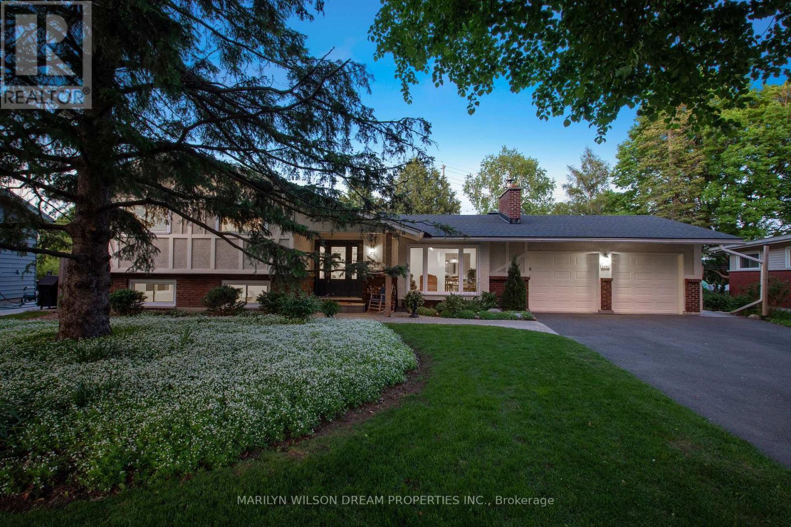2030 FEATHERSTON DRIVE, Ottawa, Ontario