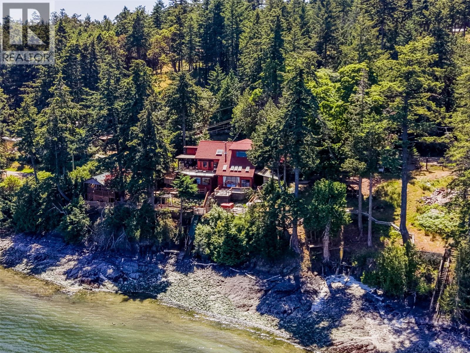 7911 Bedwell Dr, Pender Island, British Columbia