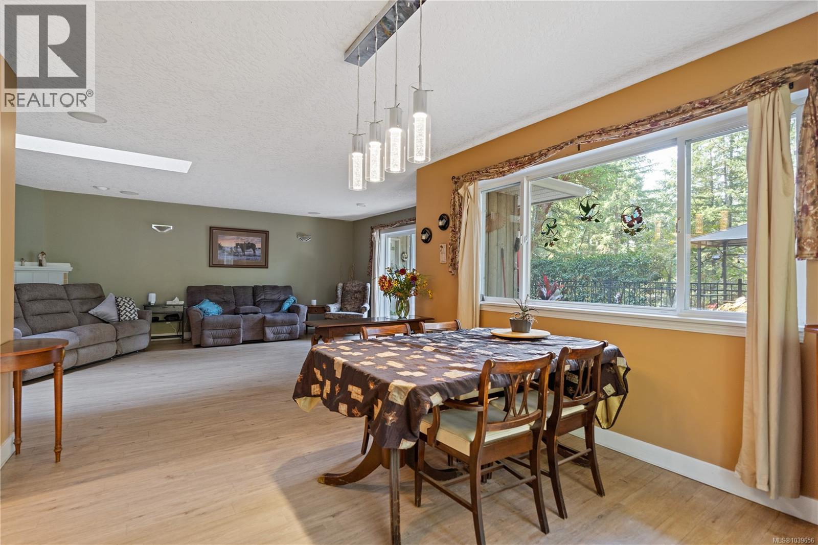 661 Millstream Lake Rd, Highlands, British Columbia  V9B 6E9 - Photo 12 - 1039656