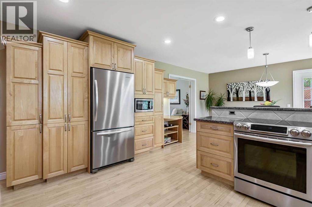 39 Canova Close Sw, Calgary, Alberta  T2W 3P7 - Photo 10 - A2315712