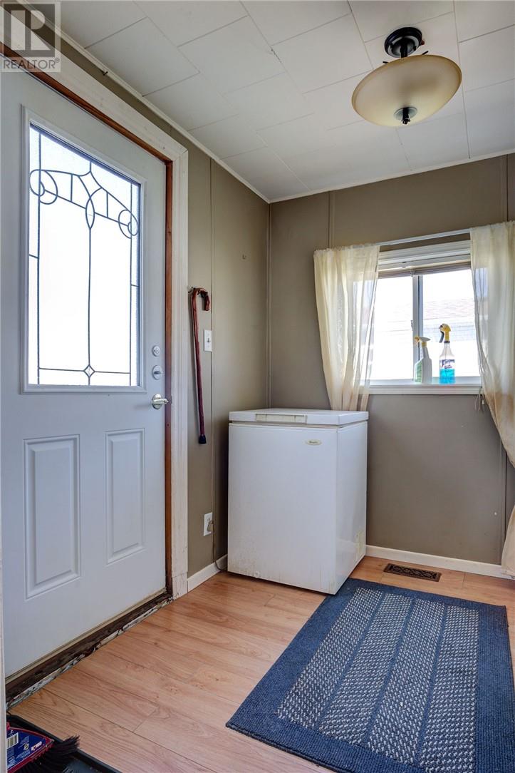 76 Corbin Avenue, Wahnapitae, Ontario  P0M 3C0 - Photo 5 - 2128355