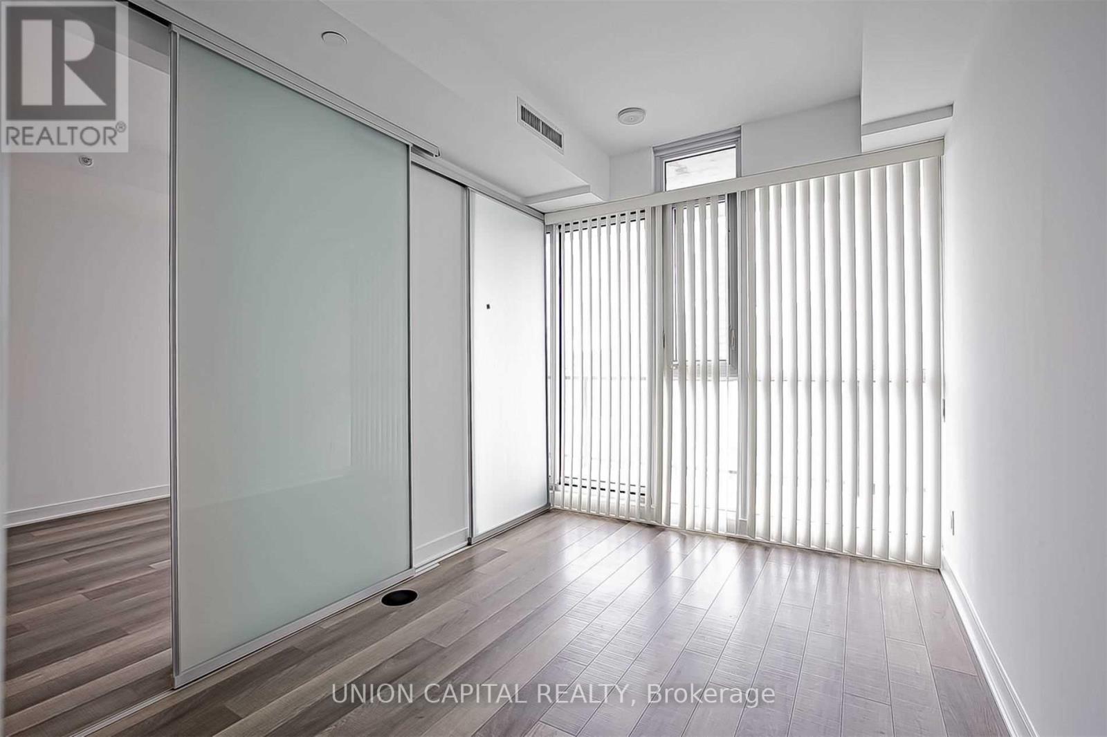 2406 - 290 Adelaide Street W, Toronto, Ontario  M5V 1P6 - Photo 5 - C13421128