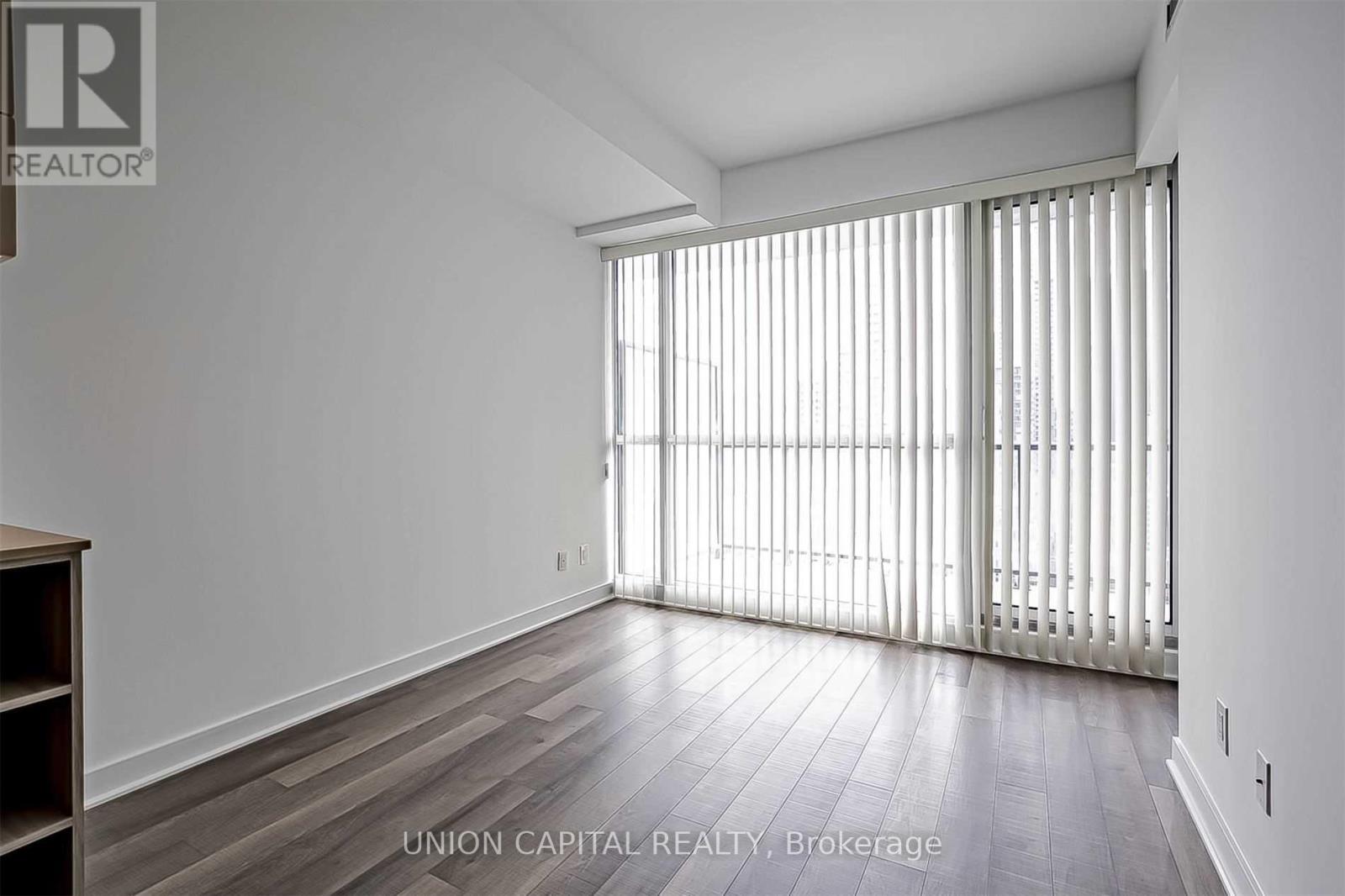 2406 - 290 Adelaide Street W, Toronto, Ontario  M5V 1P6 - Photo 7 - C13421128