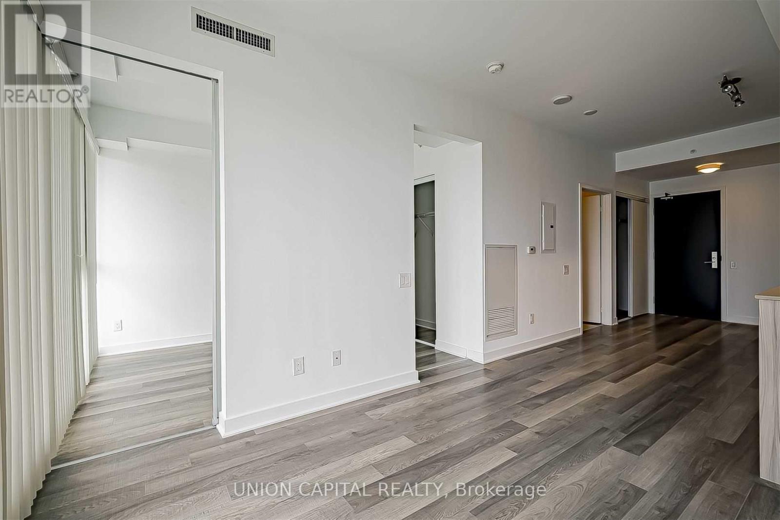 2406 - 290 Adelaide Street W, Toronto, Ontario  M5V 1P6 - Photo 9 - C13421128
