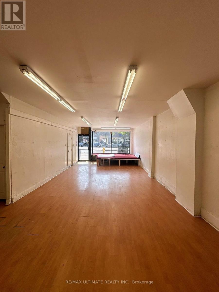 566 St Clair Avenue W, Toronto, Ontario  M6C 1A5 - Photo 2 - C13421130