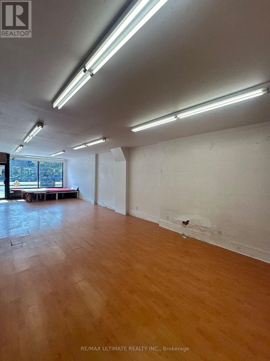 566 St Clair Avenue W, Toronto, Ontario  M6C 1A5 - Photo 3 - C13421130